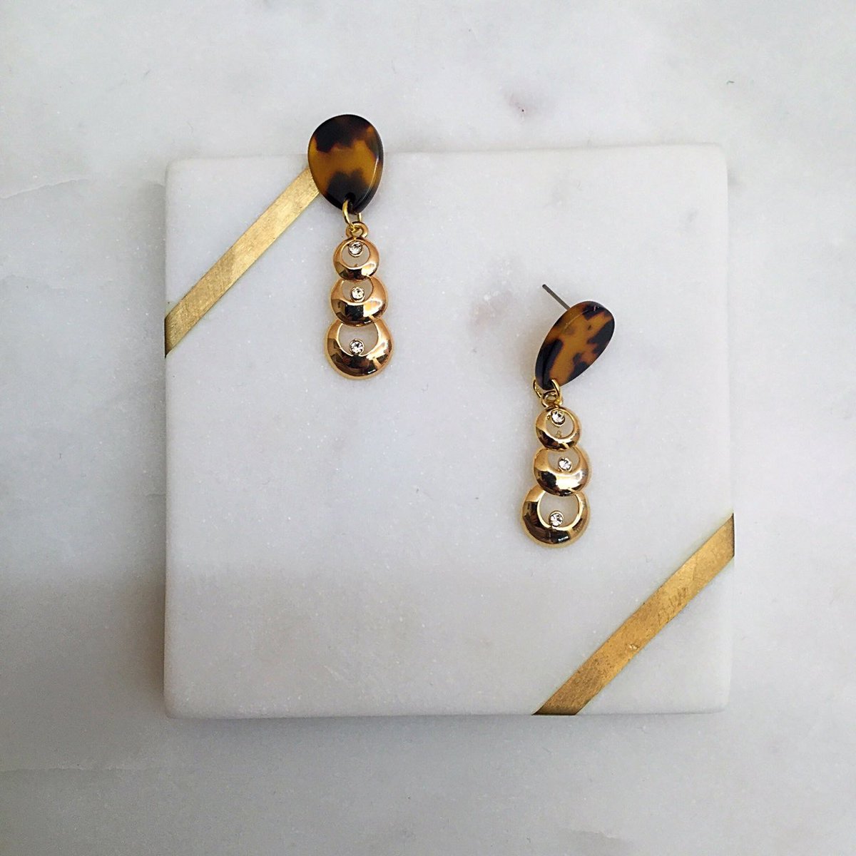 etsy.com/listing/853549… #earrings #handmade #etsy #etsyshop #tortoiseearrings #fashionearrings #studearrings