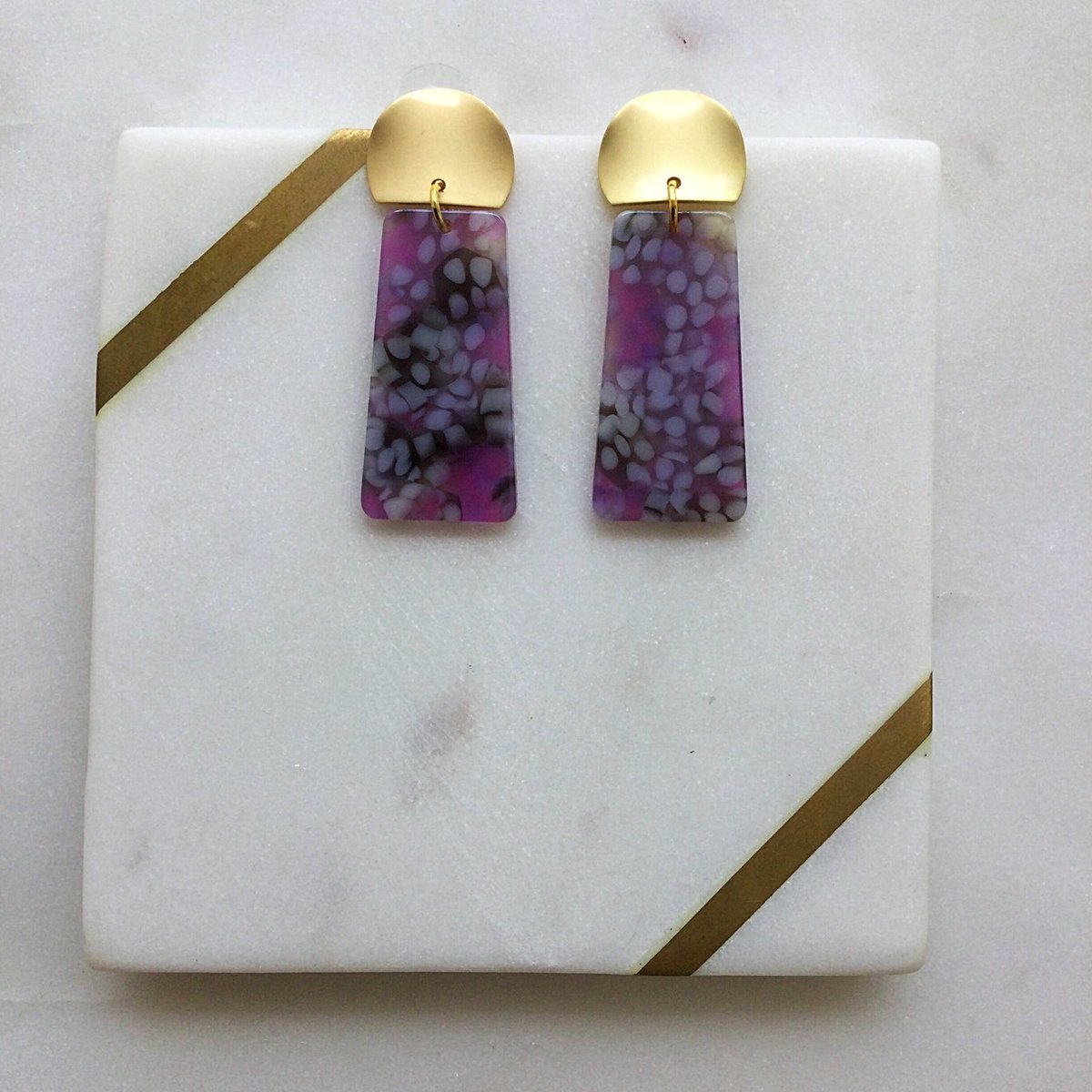 etsy.com/listing/899922… #earrings #handmade #etsy #etsyshop #purpleearrings #dangleearrings #studearrings #fashionearrings #goldearrings