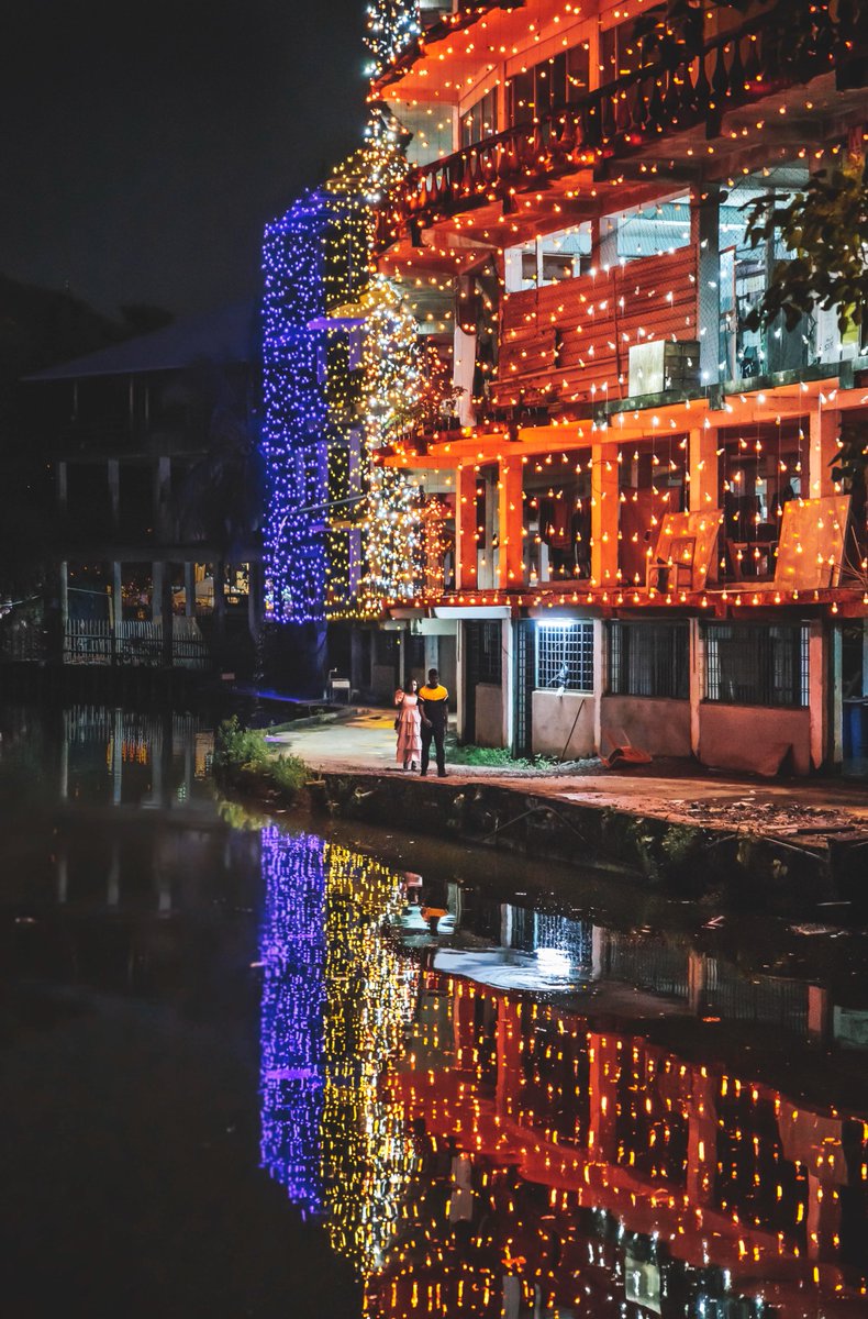 S_MorningLight's tweet photo. THE BACKSIDE OF VESAK
#SlaveIsland, May 2023.
More@ https://t.co/onzRnOPQA0
#nightphotography #streetphotography #backstreet #beiralake #lifeinthecity #nightandthecity #reflections #SriLanka #streetsofColombo #urban #vesak https://t.co/MuJbDez99n