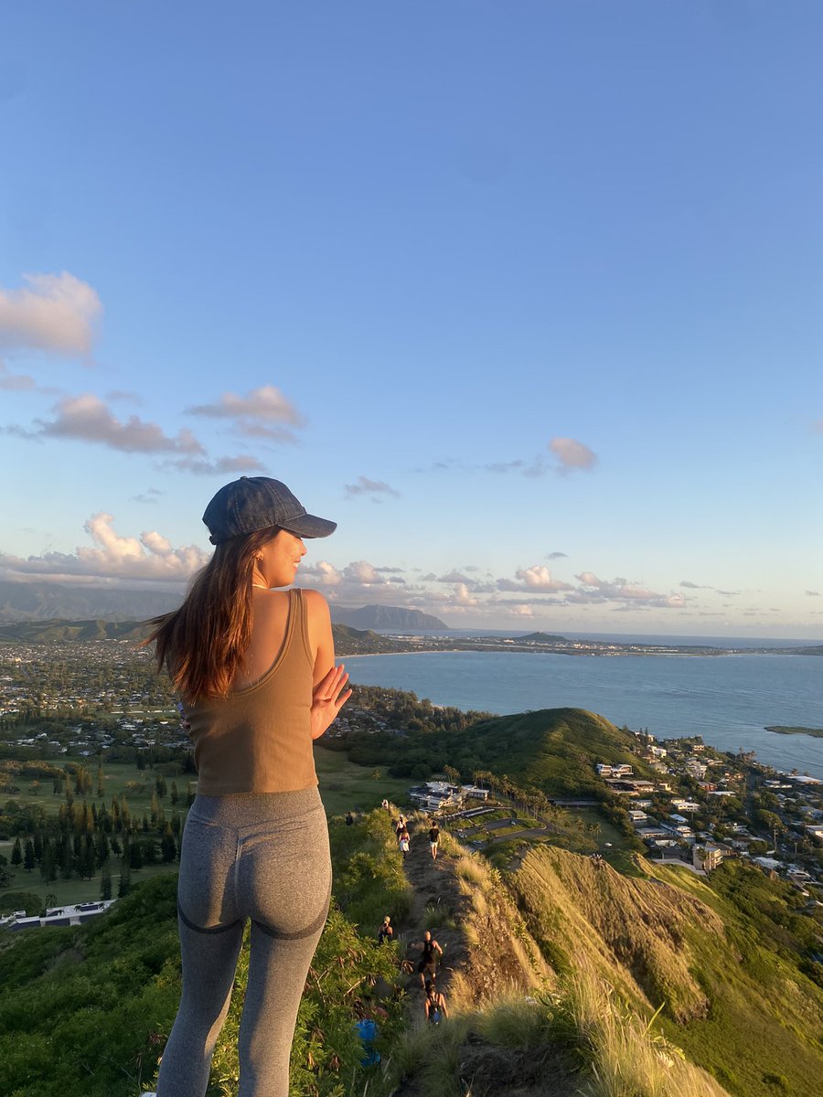 d_yuncoro's tweet photo. Sunrise hike https://t.co/mvLQQF6iU0