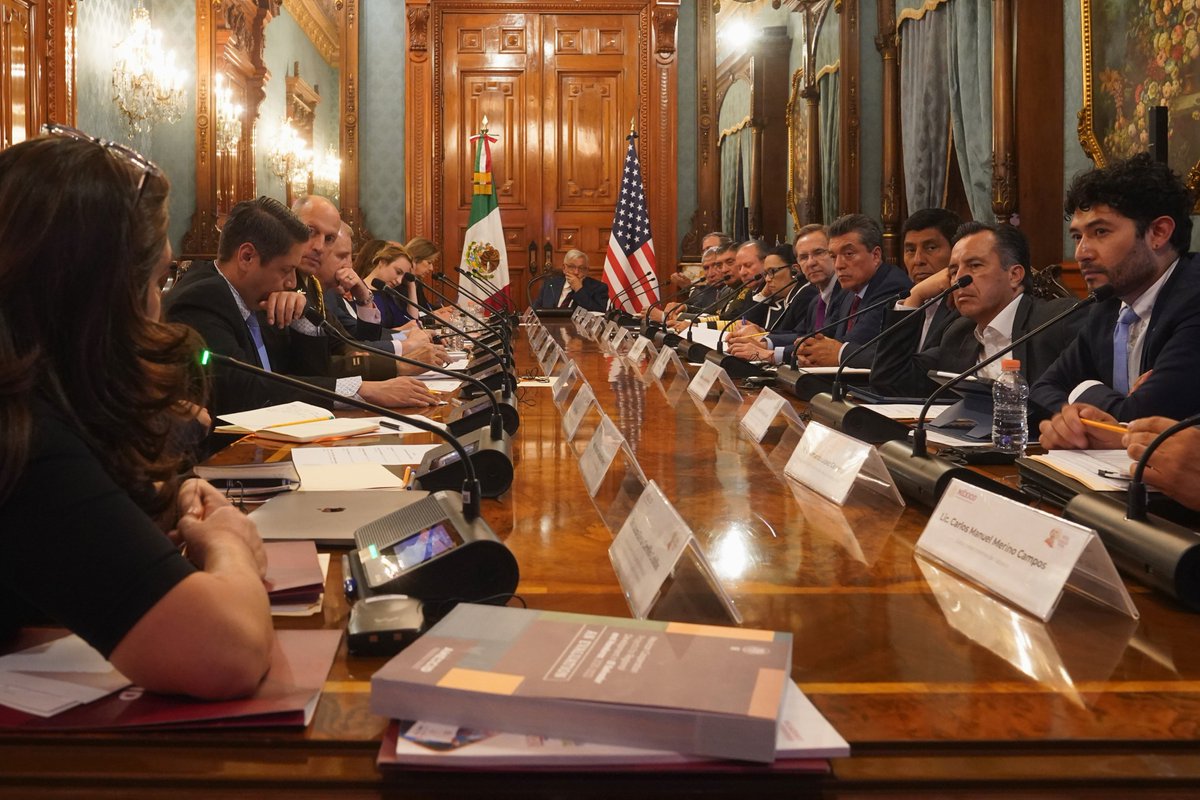 lopezobrador_'s tweet image. Reunión conjunta sobre el tema migratorio con Elizabeth Sherwood-Randall, asesora de Seguridad Nacional de la Casa Blanca; el embajador Ken Salazar y otros servidores públicos del gobierno de EE.UU. Gracias en especial a los gobernadores de Chiapas, Tabasco, Oaxaca y Veracruz.
