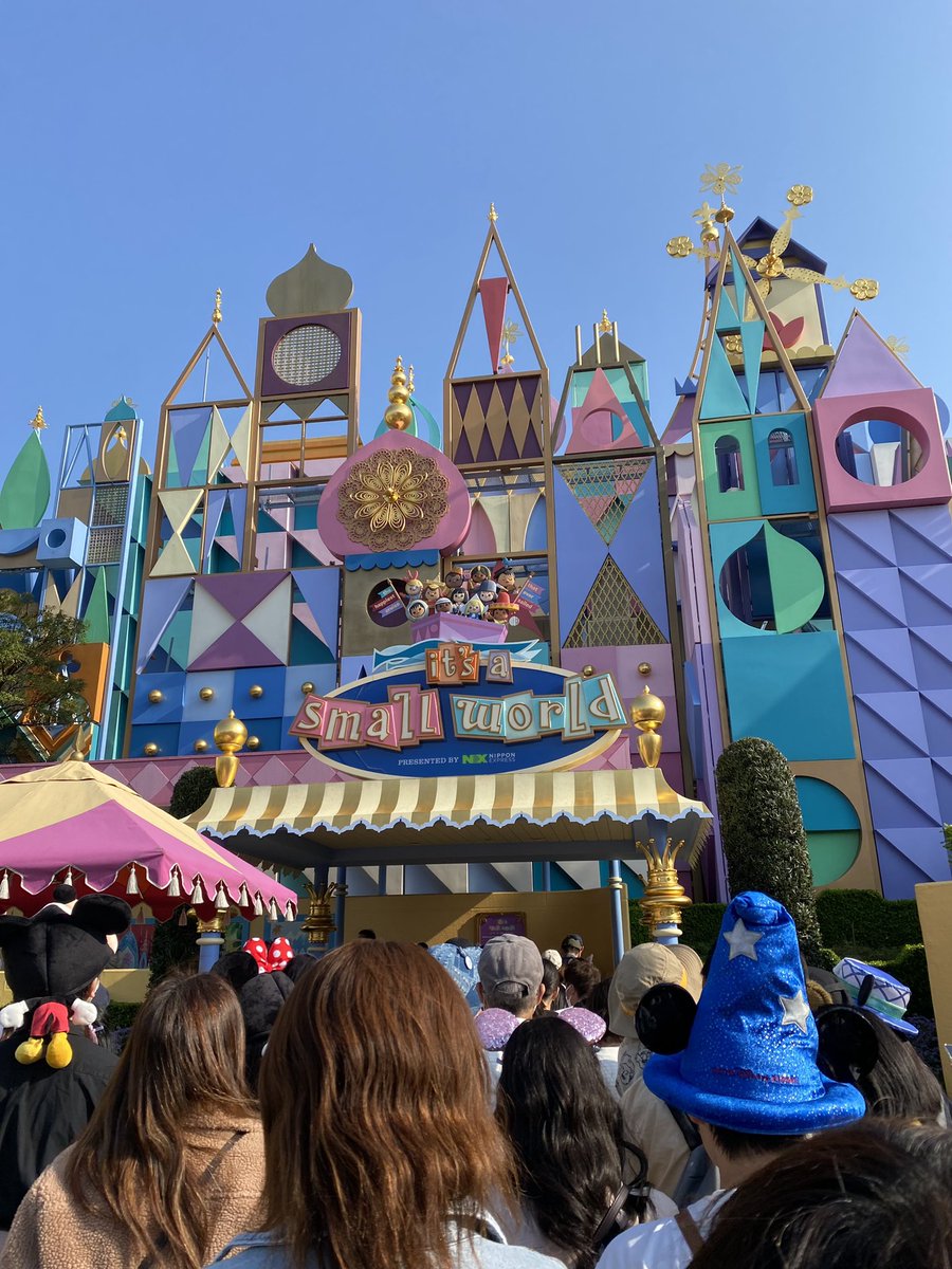 Iovedabin's tweet photo. tokyo disneyland ☻ https://t.co/fjaLy4uU4X