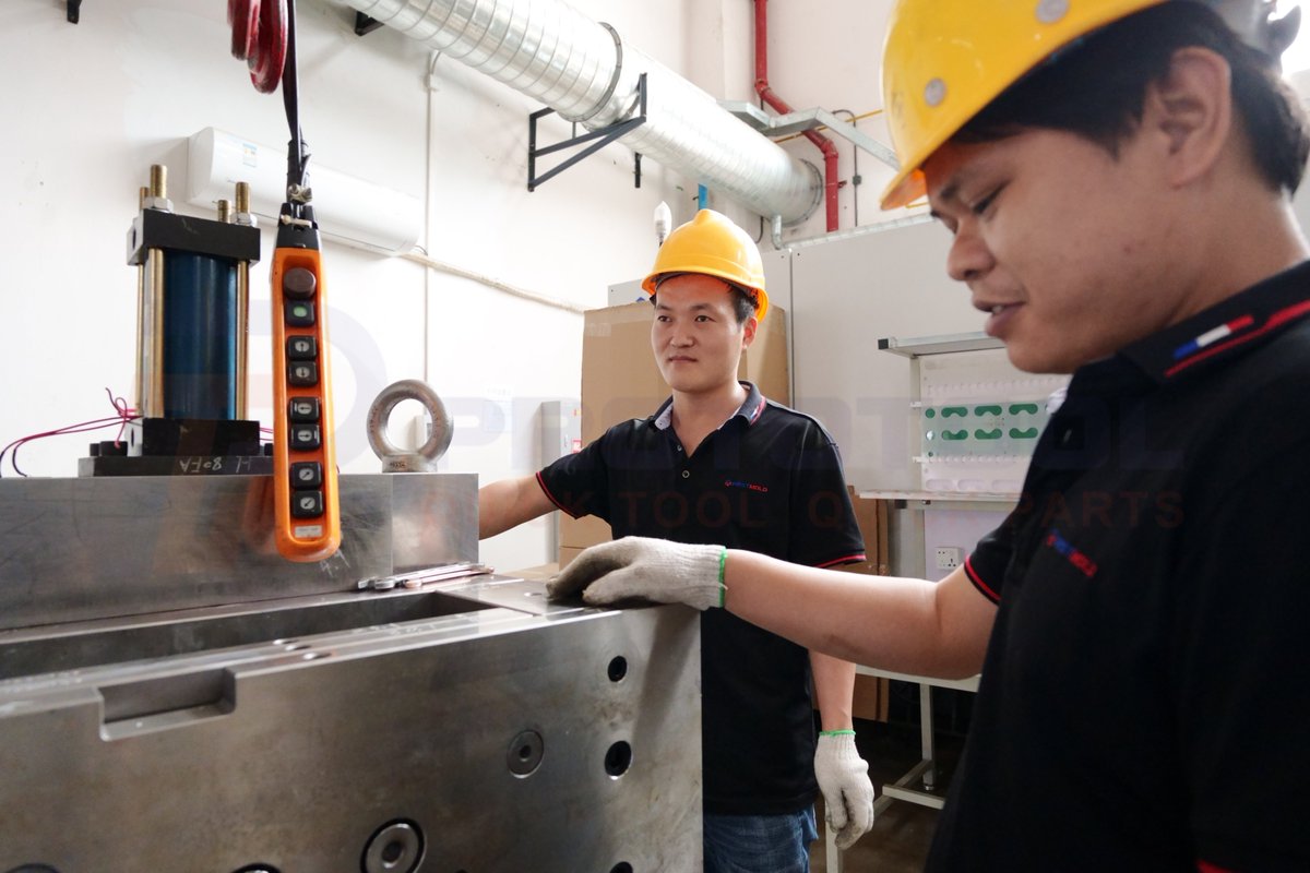 Prototool2's tweet photo. ✨Highlights of the working moments of Prototool's buddies. https://t.co/mGXMq8m267

#Prototool #CNCmachining #PrecisionEngineering #Manufacturing #Video #Innovation #manufacturer #machining #cncmachining #cuttingtools #industry #quality #CNCMillingMachine #CNCMachining https://t.co/yscXk80vaw