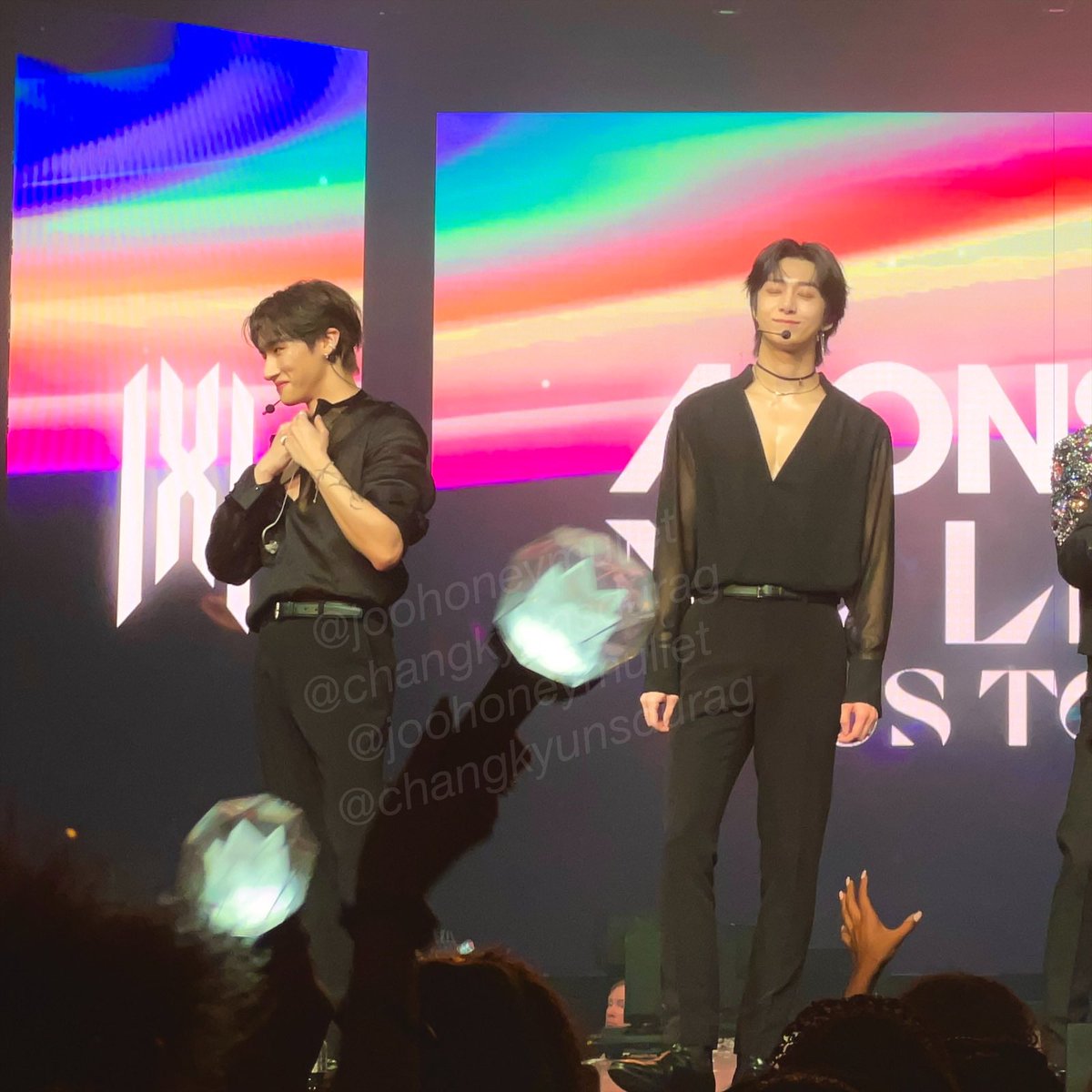 risohhoho's tweet photo. i love this photo so baddd omg #NoLimitTourRewind #concertbebe https://t.co/BVfZ6E0nGd