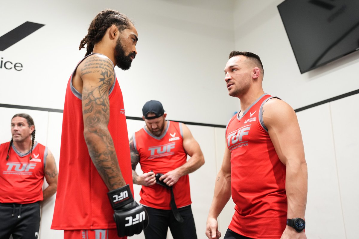 1-0 for #TeamChandler 😤

#TUF31