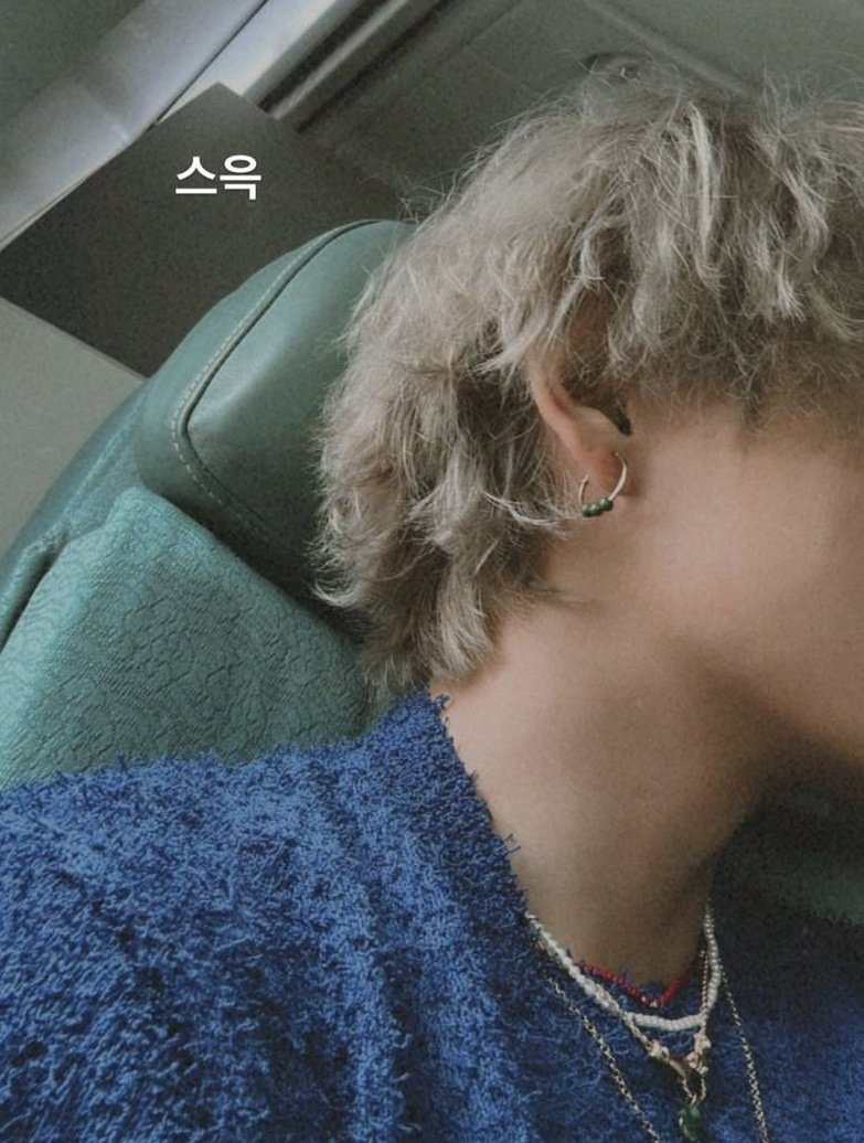 taebokkiii's tweet photo. SILVER HAIR TAEHYUNG IS BACK?!?!!!??! OMGGGG https://t.co/rAGjp6XmbR