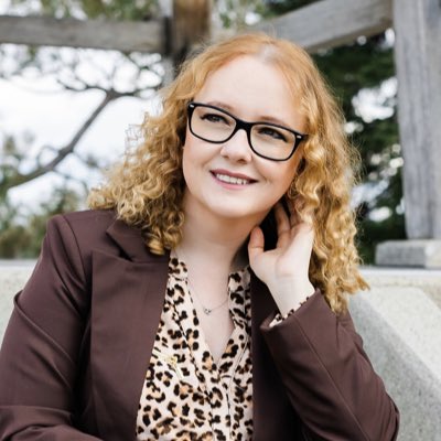 #NewProfilePic About time I got some updates author photos! #writersoftwitter