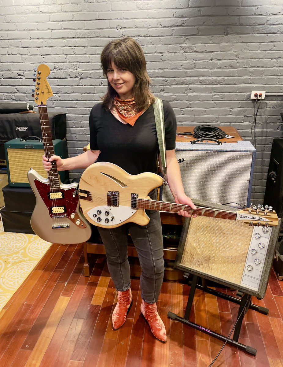 BethBombara's tweet photo. 👂 Did ya hear? First listen of this summer jam- I’m playing a 12 sting #rickenbacker guitar! And Sam Golden lays down a ripping solo…
https://t.co/3kFbq86oMa
#rickenbacker #12stringguitar #newmusic #chicksthatrock https://t.co/FLLFIJZwGF