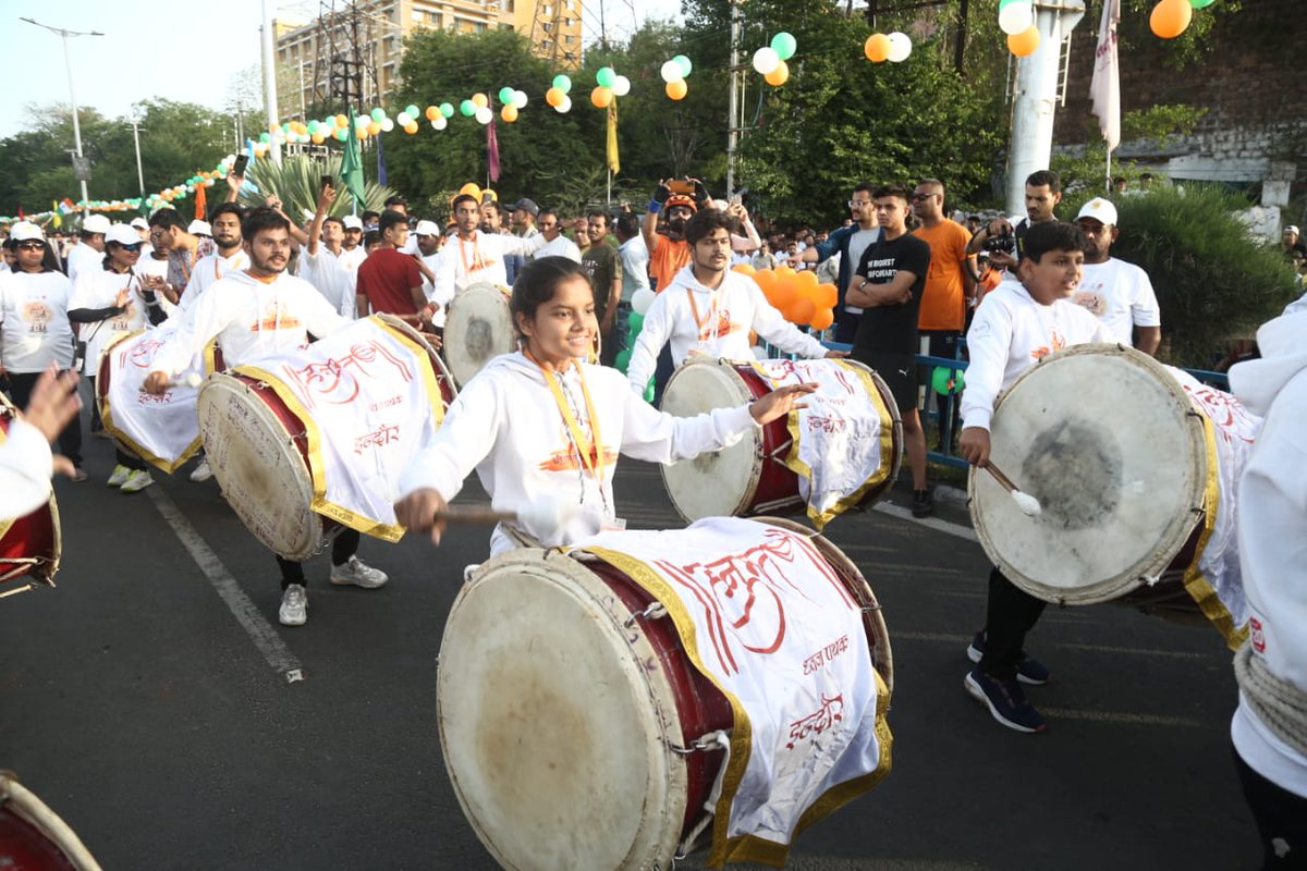 probhopal's tweet image. मुख्यमंत्री श्री @ChouhanShivraj एवम् चिकित्सा शिक्षा मंत्री श्री @VishvasSarang आज #भोपालगौरवदिवस के अवसर पर आयोजित #runforpride में शामिल हुए और प्रतिभागियों की हौसला अफजाई की। 
#meragauravmerabhopal 
#मेरागौरव_मेराभोपाल 
#भोपाल_गौरव_दिवस 
#dmbhopal