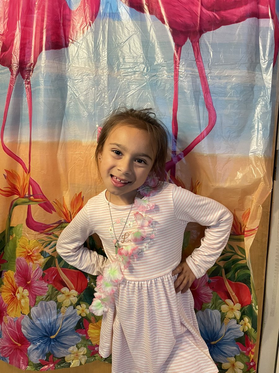 End of the school year is always so bittersweet… We are loving our fun themes/activities for our countdown each day!!! Last week we had a Beach Party!! 🏖️ #PocaPreK5