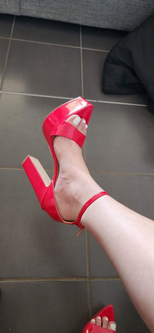 Thankyou to a certain subscriber 🥰😍👡 https://t.co/AsVMmz5Jcn