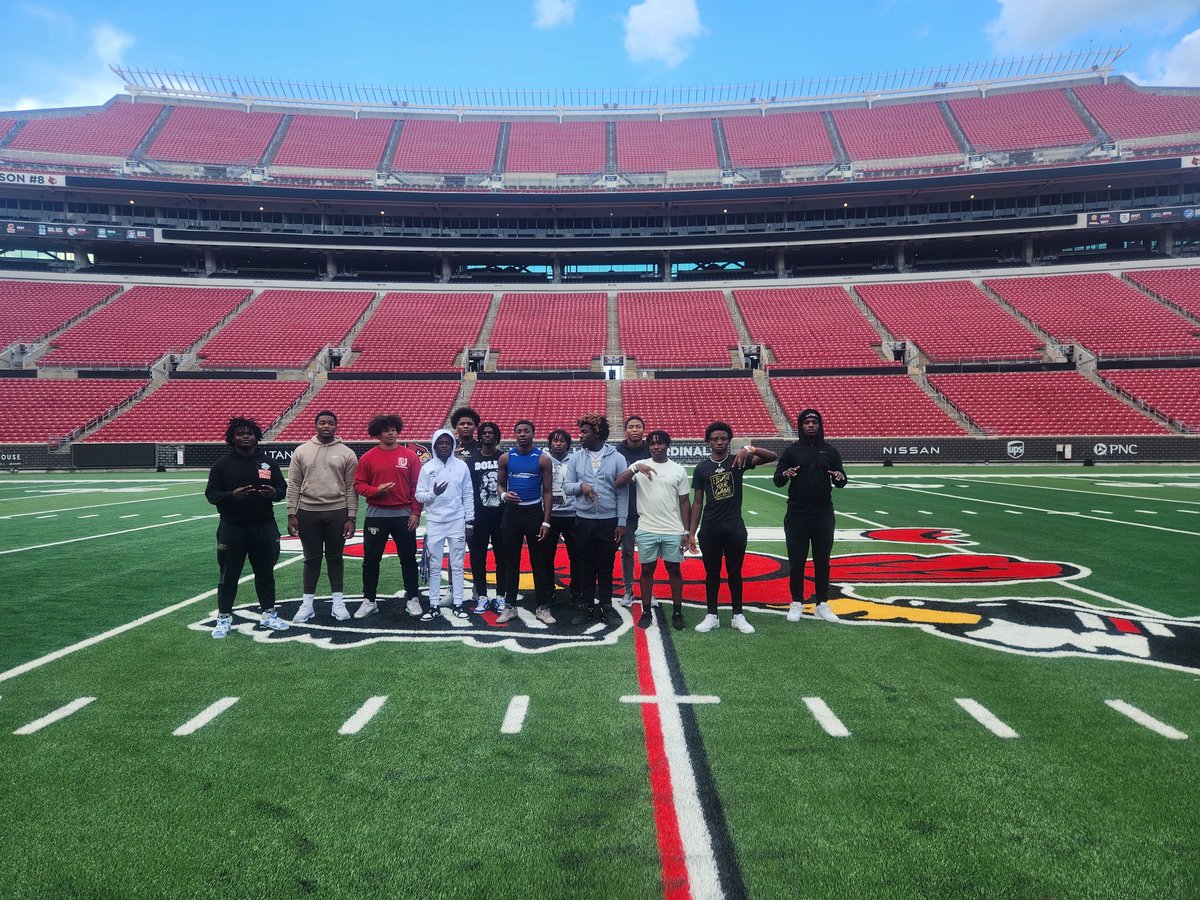 Day 1 of the @WhitehavenTiger college/camp tour was a success. Thanks, @TSUTigersFB @CoachMcNutt, @VandyFootball @NickyV05, @WKUFootball @Coach_WebbWKU, & @LouisvilleFB @CoachSteveEllis for being gracious hosts. Ready to rise and grind for day 2. #RestoreTheRoar #respectthehaven