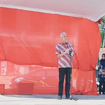 Penyerahan simbolis bantuan keuangan untuk pengembangan desa wisata oleh bapak Gubernur Jateng <a href="/ganjarpranowo/">Ganjar Pranowo</a> kpd  13 desa' wisata kab. Semarang <a href="/Ungaran_Wisata/">Pesona Kab.Semarang</a> 

#JatengGayeng