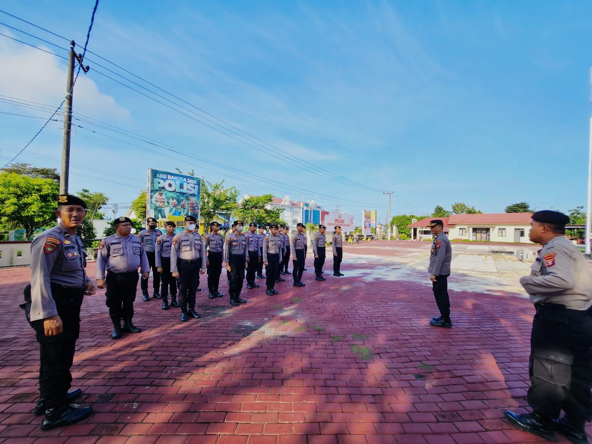 Satsamaptaresb's tweet photo. kabag Ops Dan Kanit Pam Obvit Sat Samapta Polres Bontang IPDA SUYUD Mengambil Apel Gabungan Anggota Yang Akan Pam Serta Memberikan APP Prosedur Pengamanan OBVITNAS
#Poldakaltim
#ProgramPrioritasKapolri
#polripresisi
#kapolresbontang
#polresbontang
#satsamaptapolresbontang https://t.co/SOr9zTaY5w