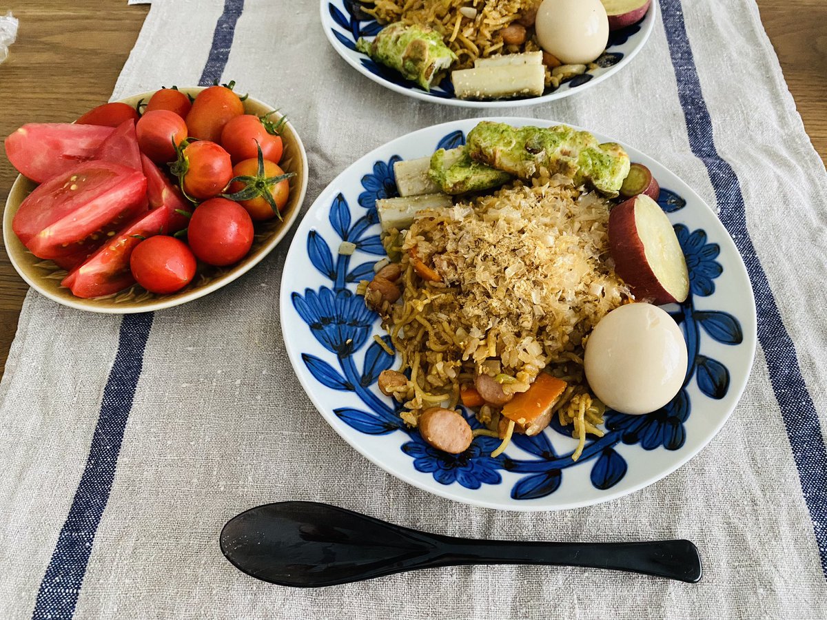 今日のお昼はそばメシをつくった。
あと奥さんが伊都菜彩で水切りトマト買ってきたので食べた！うまい。 https://t.co/TWiJQXz9BG