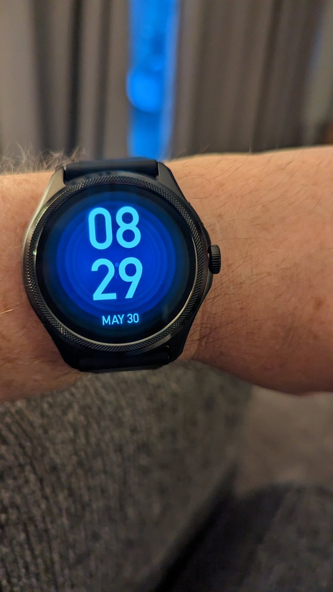 I've been waiting for this one and it's here and setup <a href="/Mobvoi_Official/">Mobvoi_Official</a> #ticwatchpro5