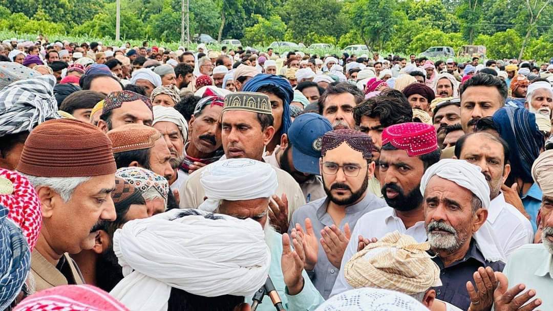 advshainshah's tweet photo. سابق صوبائی وزیر سید علی حیدر گیلانی کی حلقہ #PP212  یونین کونسل علمدی سورہ مد
حسن صدیقی کے بہنوئی مرحوم کےلیے فاتحہ خوانی کی اور مرحوم  کے بلند درجات کیلئے دعائے مغفرت کروائی
#HaiderGilani.
@ahaidergilani86 IA MPA❤ https://t.co/w3HeYRACdz