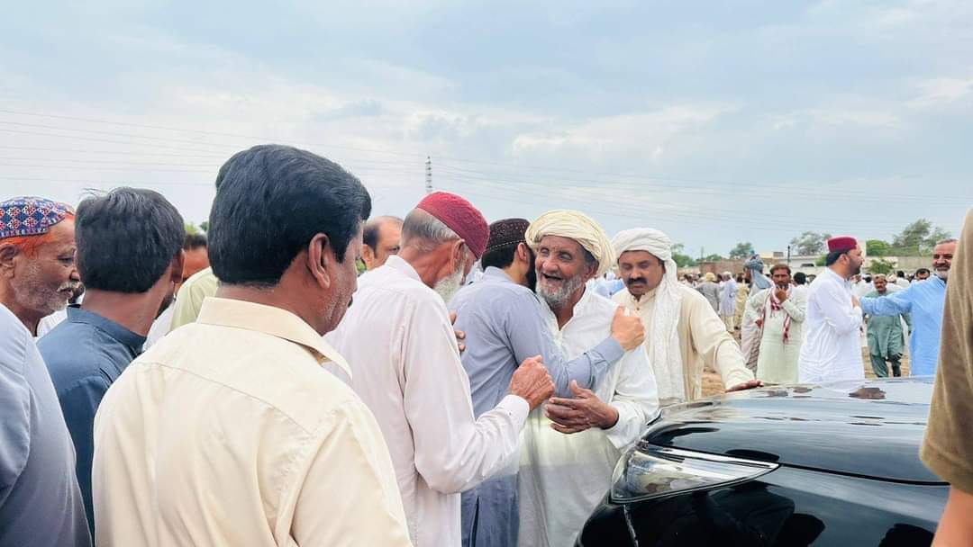 advshainshah's tweet photo. سابق صوبائی وزیر سید علی حیدر گیلانی کی حلقہ #PP212  یونین کونسل علمدی سورہ مد
حسن صدیقی کے بہنوئی مرحوم کےلیے فاتحہ خوانی کی اور مرحوم  کے بلند درجات کیلئے دعائے مغفرت کروائی
#HaiderGilani.
@ahaidergilani86 IA MPA❤ https://t.co/w3HeYRACdz