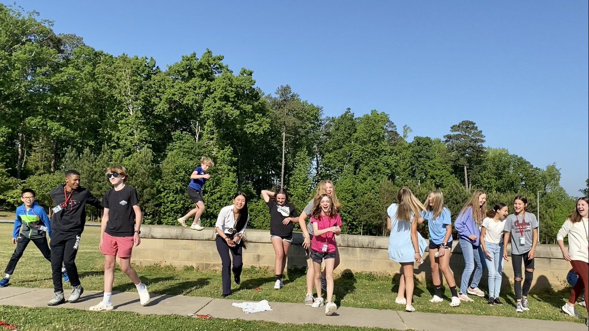 NLukity's tweet photo. Big #lex1Shoutout to my @mgmgators 8th grade Chinese immersion @LOWLT students’ 2023. I'm so proud of you all for your hard work and accomplishments!!
Best wishes in your next journey ahead!🎉💪❤️ https://t.co/U0XmGampBo