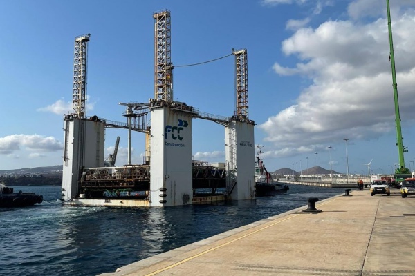 PortalPortuario's tweet image. Las Palmas: Arriba cajonero para ampliación de siete módulos del muelle de Naos - portalportuario.cl/las-palmas-arr… #APLP #PuertosLasPalmas #MuelleNaos