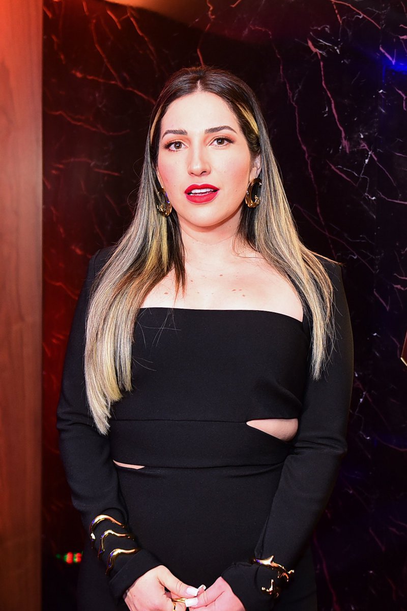 iza-belle-on-twitter-rt-ameirellescf-quase-30k-na-tag-amanda-na-ysl