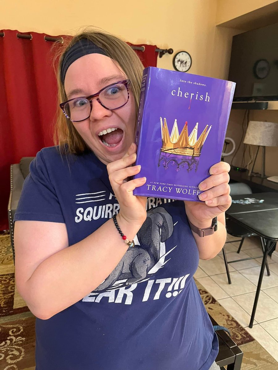 AllisonMH93's tweet photo. Officially got my copy of “Cherish” by @TracyWolff around the afternoon hour!!! The mixed emotions of a fave book series ending. Excited and scared to see what happens. Just don’t do anything too crazy on Hudson! #craveseries #cherish #tracywolff 📚🧛 https://t.co/hMvT1wz7XS