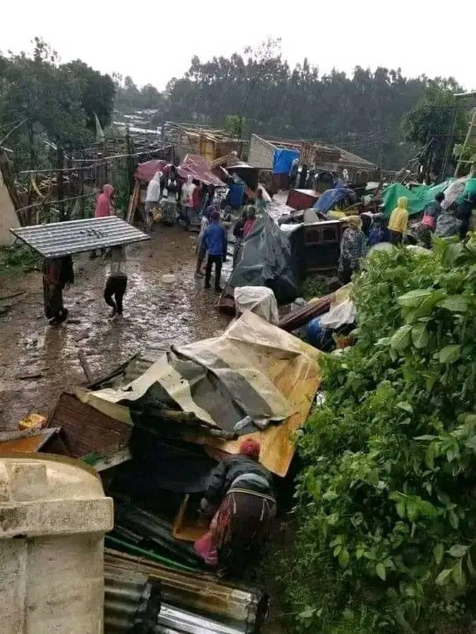 Ethiopic_'s tweet photo. @HabtamuAyalew21 #stoping violence. A woman gave birth, and she was about 4th day when the abiy Ahmed Ali's criminal groups demolished her house.When she told them that she was a newborn and she didn't have place to live.They told her she can ask for her husband,but, "They are not her husband." https://t.co/XaDzRbQ6Bn
