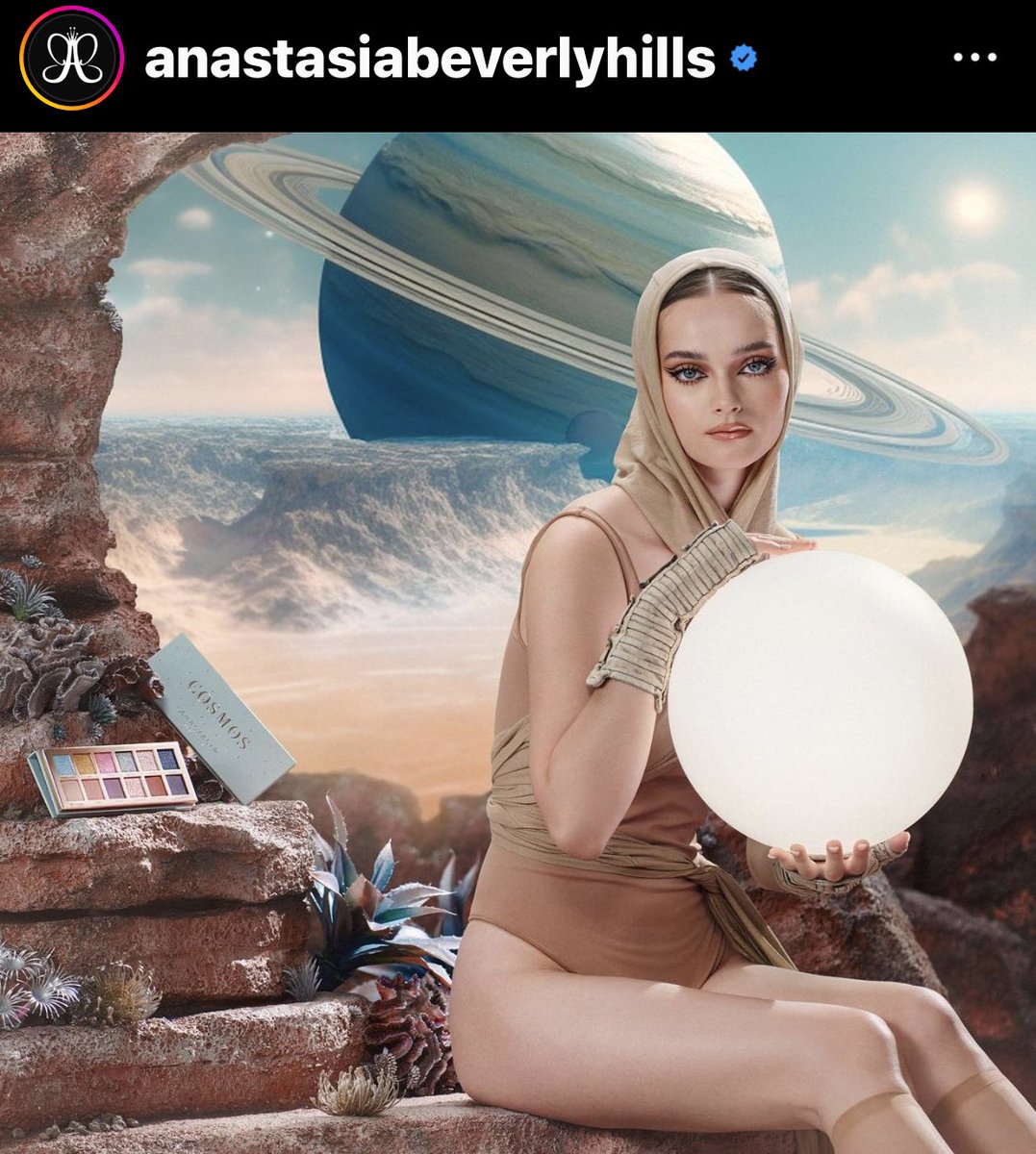 RichLux713's tweet image. Finally it’s here first looks at the new makeup pallet by @ABHcosmetics cosmos. The models and set design look clean, And sophisticated. What are your thoughts? #abh #anastasiabeverlyhills #cosmos