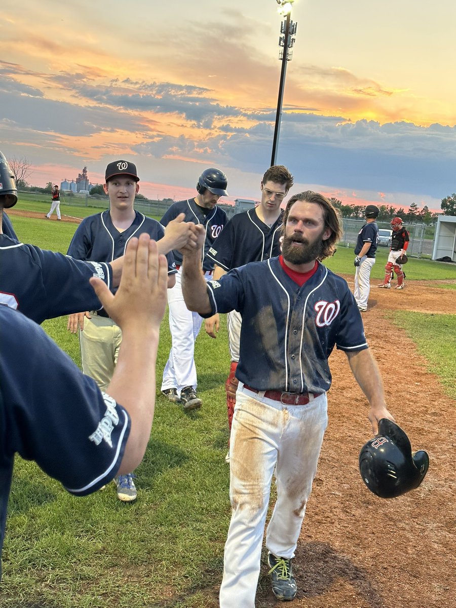 ✅WOLVES WIN!✅

Bats stay hot as the Wolves defeat Arcola 18-10, improve to (2-0) on the year! 

Next: Wolves stay at home hosting Oxbow this Thursday, June 1st at 7:30pm at Lynn Prime Park! #Saskota