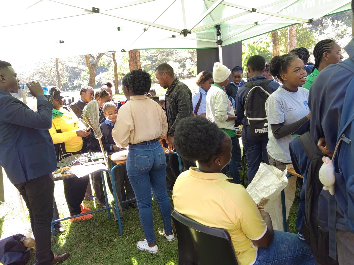VBR_Mab_Youth's tweet photo. Under the theme #FromAgreementtoAction: #BuildingBackBiodiversity, VBRYN joined the SANBI and Dziphathu Green Tech at the Thohoyandou National Botanical Gardens where we engaged learners on the importance of our biodiversity and showcasing some products made of plastic waste. https://t.co/I8nxsspLwP