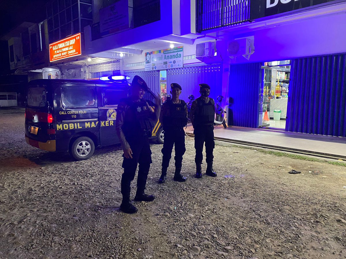Satsamaptaresb's tweet photo. Untuk Memberikan Rasa Aman Kamtibmas Anggota Sat Samapta Polres Bontang Melaksanakan Patroli Malam Di Wilayah Kota Bontang
#Poldakaltim
#kamihumaspolri
#ProgramPrioritasKapolri
#polripresisi
#kapolresbontang
#polresbontang
#satsamaptapolresbontang https://t.co/SsrN0zyMQA