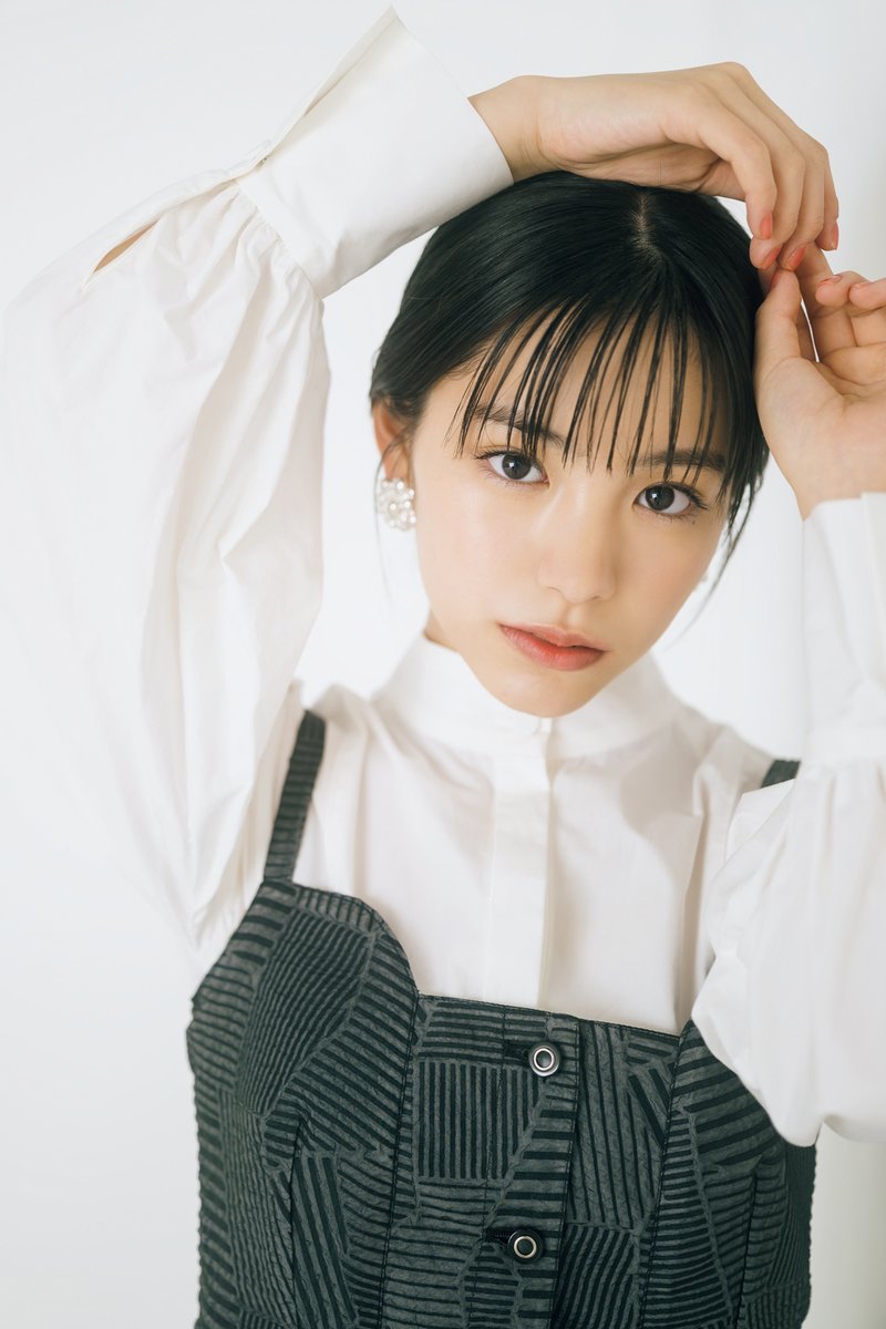 FLASHKUJI's tweet photo. \ 16歳、注目の美少女 #當真あみ FLASH初登場! /

初出演の長編映画『水は海に向かって流れる』が6月9日に公開される當真あみ。

注目を集めている16歳の美少女がFLASHに初登場です✨

▼当選者続出の登録無料「FLASHくじ」はこちらから https://t.co/qQZFYUox6D https://t.co/00wb71mPLs