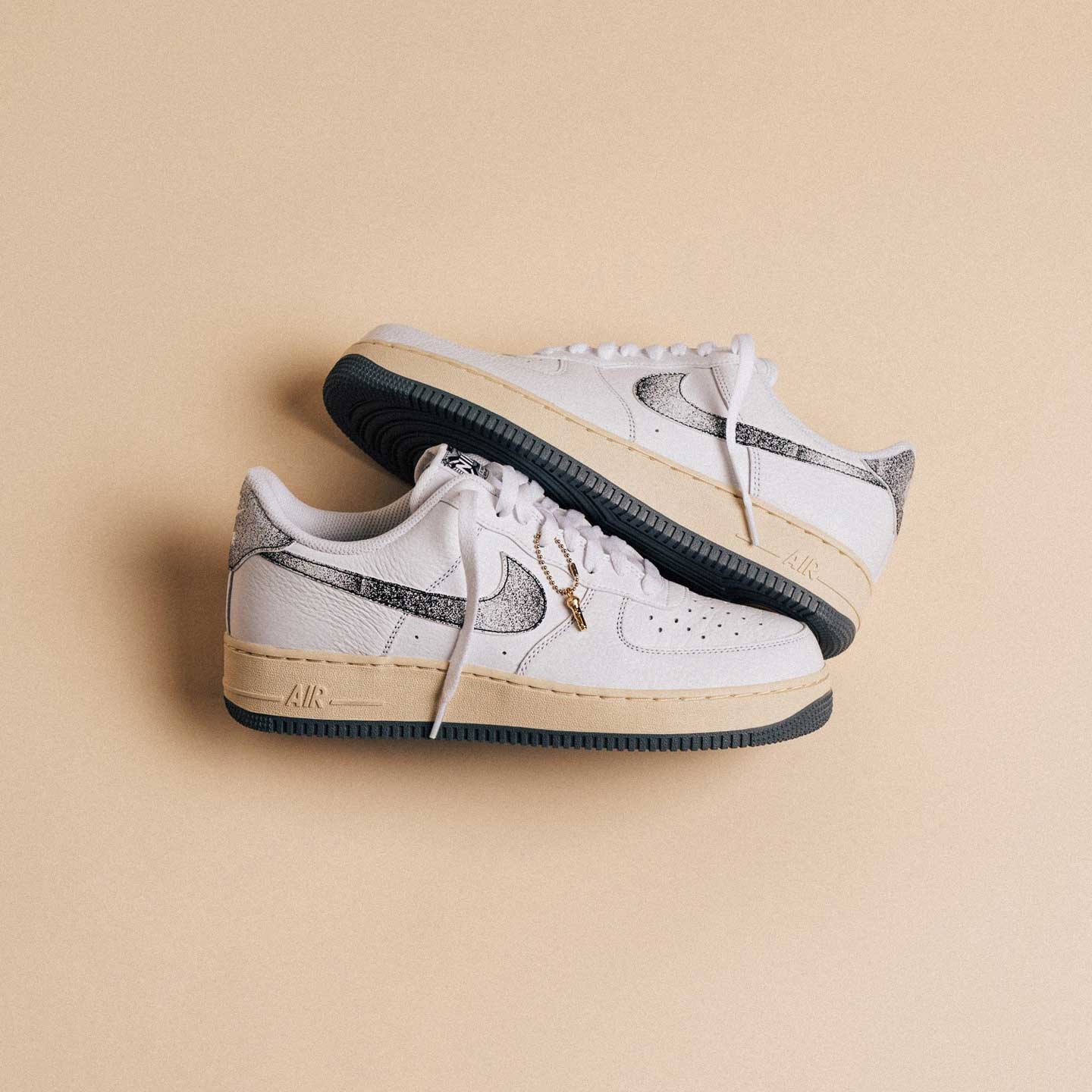 ★NIKE★HIP-HOP 50周年★AIR FORCE 1 '07 LX★大人気★追跡可 JustFreshKicks on X: 