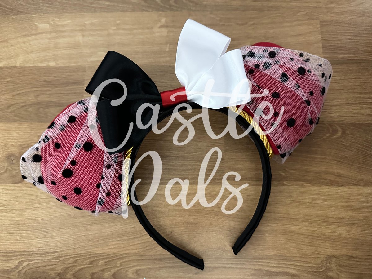 Out with the old (fur)… ➡️ …and in with the new!
🖤❤️🤍 Our redesigned Cruella ears have landed in the shop, and are most definitely ready for their closeup!
#castlepals #disney  #disneyshop #disneyears #mouseears #101dalmatians #cruella #cruelladevil #etsyshop #highfashion