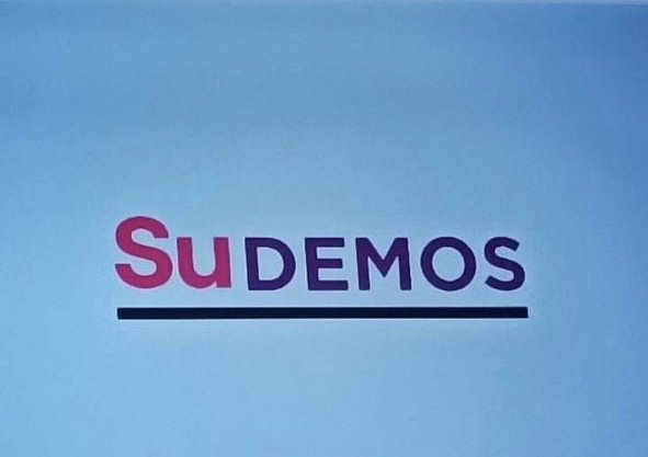 Buenos dias familia. 
Ya hay nuevo logo de la coalición  SUMAR + PODEMOS. 
😅😅😅