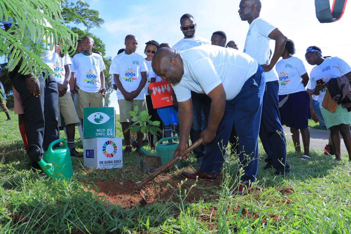 May 30, 2023:

In Mubende District, young girls & boys, AGYW, Teachers, women & youth groups, PwDs, Police, Technical and Political Staff planted a total of 400 trees to heal the environment & cool the planet. 

Take Action towards a green world.

#SDGs
#SDGsUg
#LeaveNoOneBehind