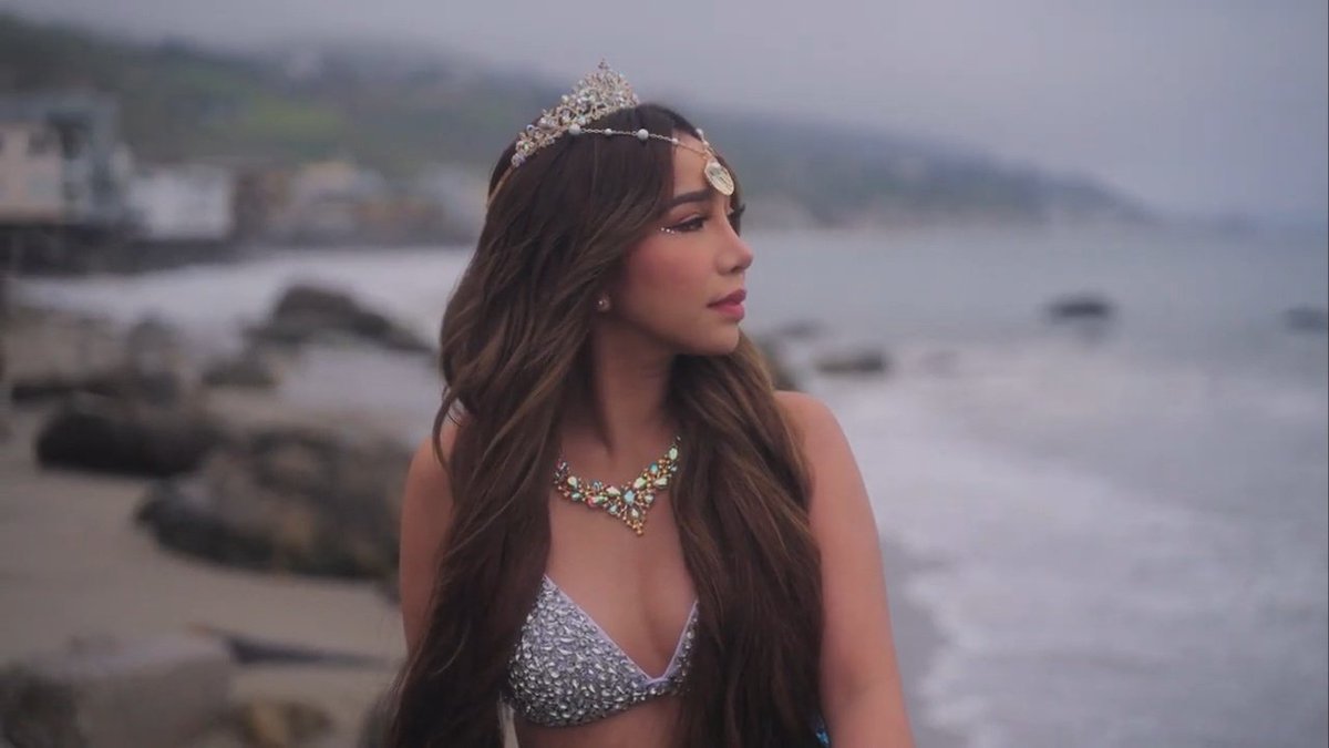 4iD_GuideTeam's tweet photo. [4TH IMPACT COVERS]

Solo snaps in their new song cover `Part Of Your World` from #LittleMermaid🧜‍♀️ @HalleBailey✨

Watch the full Music Video here:
🔗https://t.co/DhqAHw14L7

PartOfYourWorld by 4TH IMPACT
@4thImpactMusic #4thImpact
#4thImpact_PartOfYourWorld
#4thImpactCovers https://t.co/RgUlWzKSey