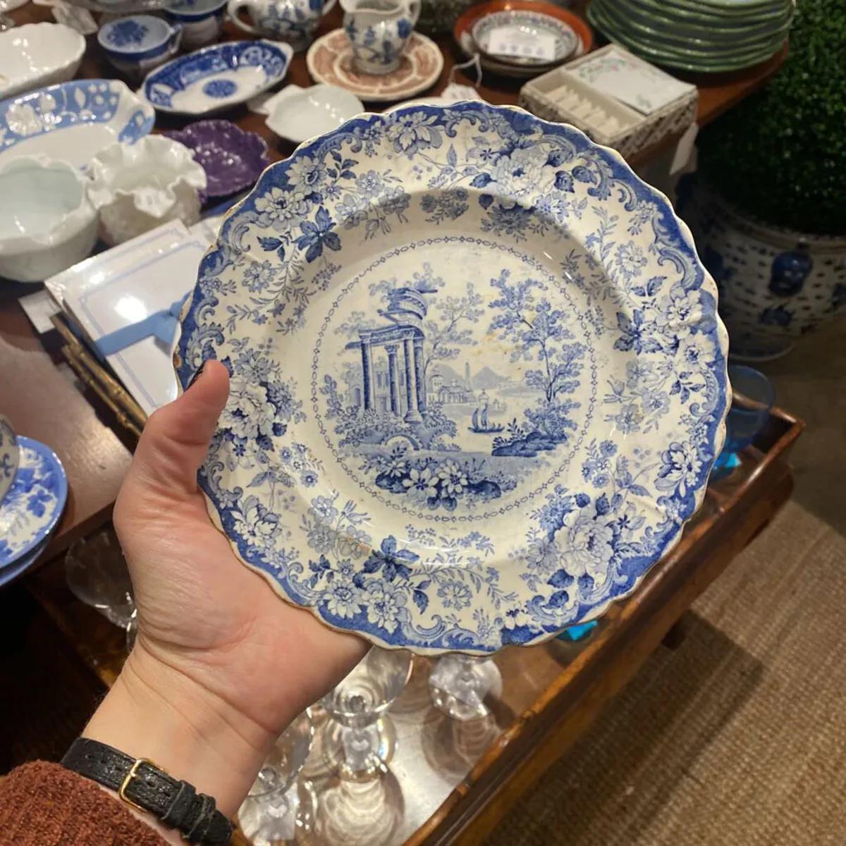 weekly_herald's tweet photo. Vintage items are worth so much these days and it's worth to check one of those items in your house
