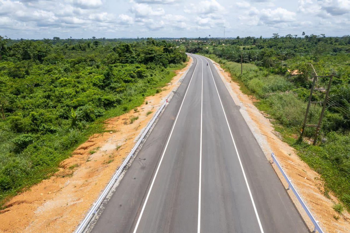 road project which is completed and ready for commissioning.

#BuildingGhanaTogether
#PossibleTogether