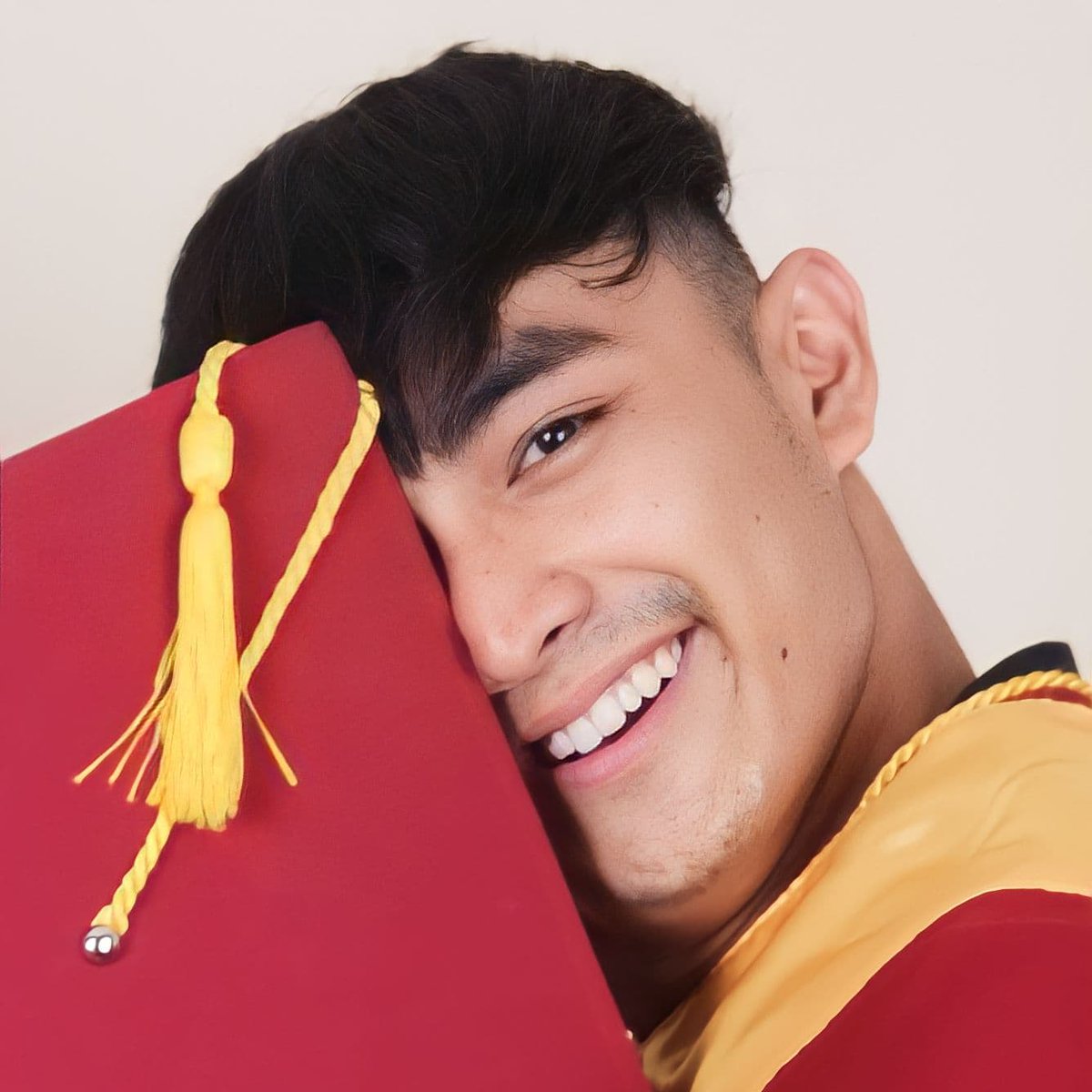 onlypedss's tweet photo. Finally, A degree holder 🎓

RAMOS,  PETER DENNIS A. 
Bachelor of science in Hospitality Management 

Service Award
Leadership Award https://t.co/2I9rzJ2SIx