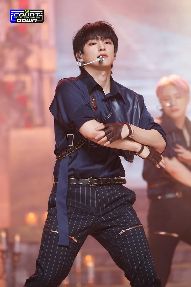 meu_chanzinho's tweet photo. Hรก 1 ano eu quase estive ร beira de um colapso mental vendo ele danรงar essa mรบsica no clipe. ๐คฏ๐ค๐ฆโ๏ธ
#VICTON #Chaos
#Stupid_Oclock #์คํฌํ_์ดํด๋ฝ
#๋ฐค์_๋น
ํค์_๊ฟ๊พธ๊ฒ_ํด https://t.co/TLt5d6xDbV