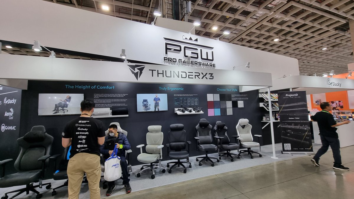 IanCutress's tweet photo. Found at #computex23
The ever elusive ThunderX3.

I thought it was a @MarvellTech custom chip, not a gaming chair?!? https://t.co/HTXz2z7Zas
