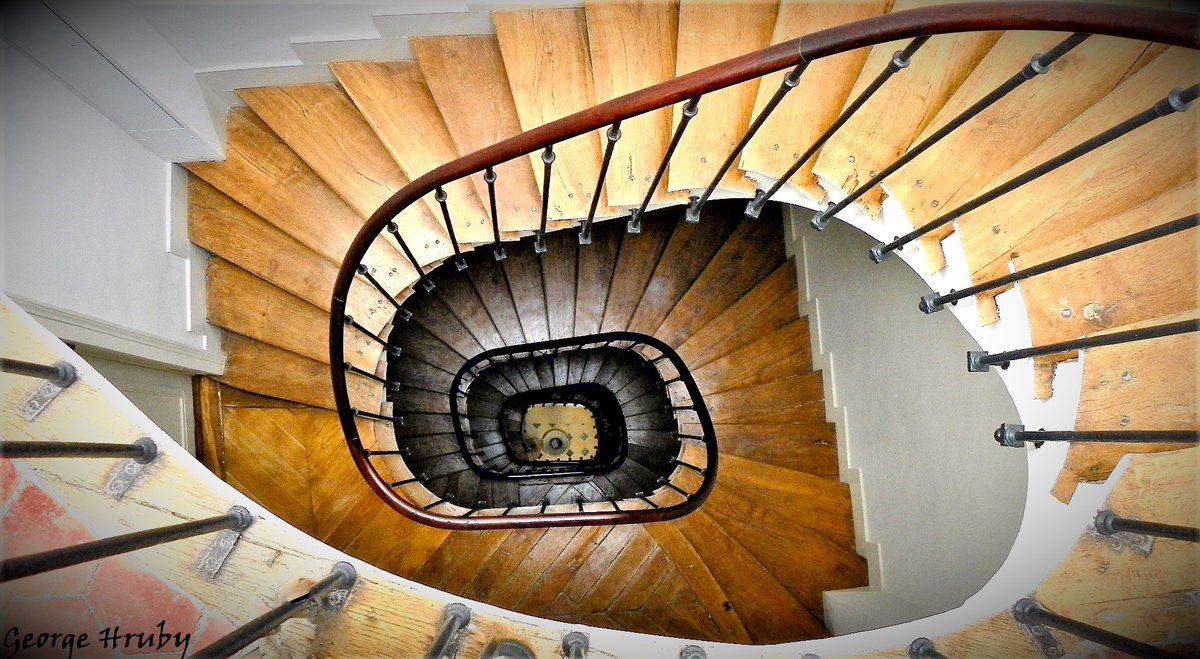 Parmentier's Stairs – Paris, France

Taken inside the house of Antoine-Augustin Parmentier, a French scientist and also known as the ‘Father of the Potato’ in France. He was a friend of Benjamin Franklin during Franklin’s stay in France. georgehruby.org

#georgehruby