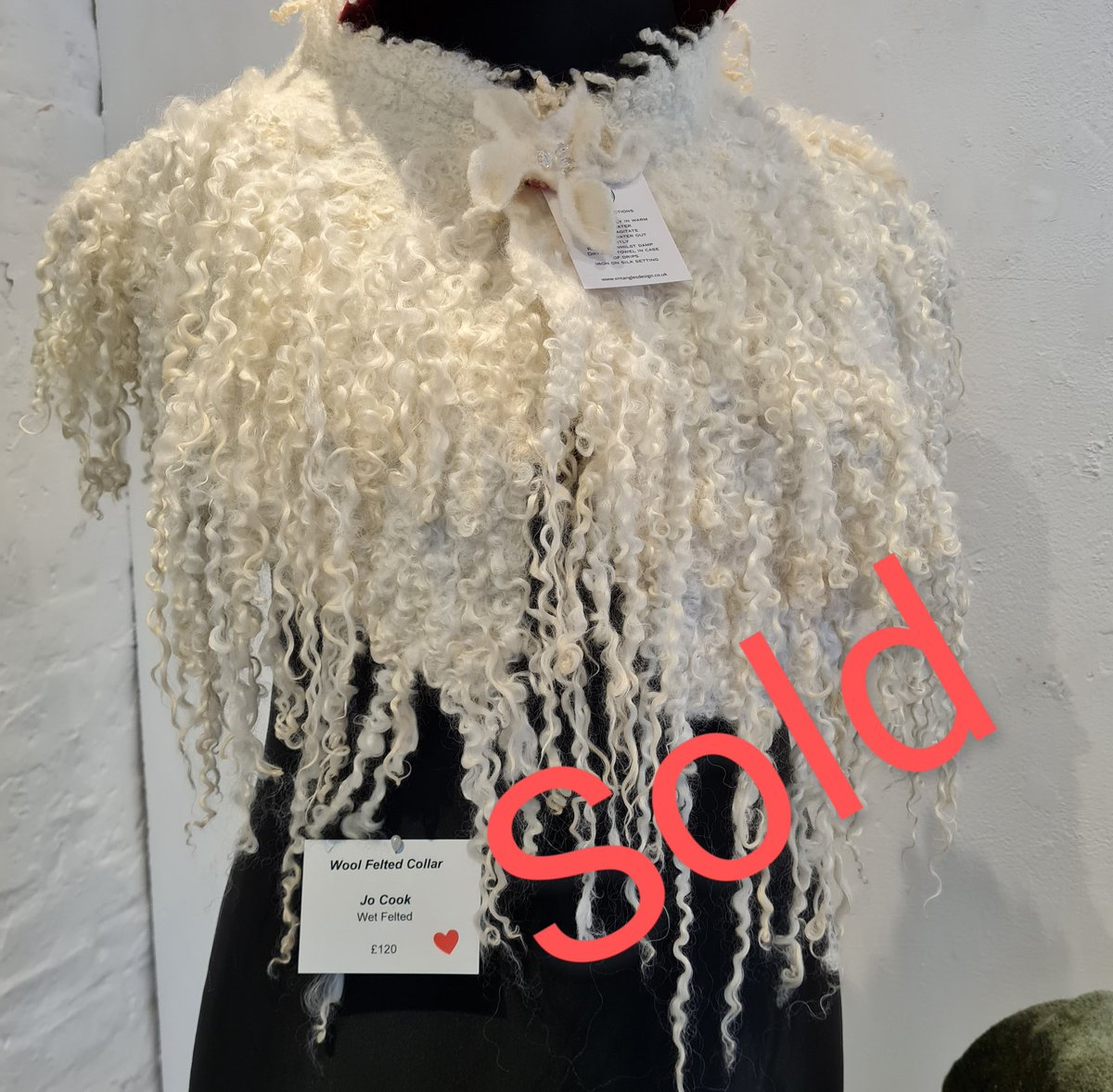 EntanglesD's tweet photo. I spy a red dot. #LincsConnect #Sold #Exhibition #Lincoln #WoolCollar https://t.co/Lc4k2NW5AW