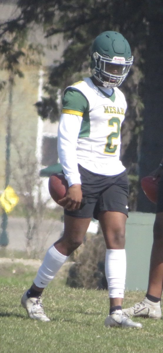 Coaches Great Size 6,1 195 QB! <a href="/JUCOFFrenzy/">JUCO Football Frenzy</a> <a href="/JuCoFootballACE/">JuCo Football Forer</a>  (Dms Always Open) #jucoproduct