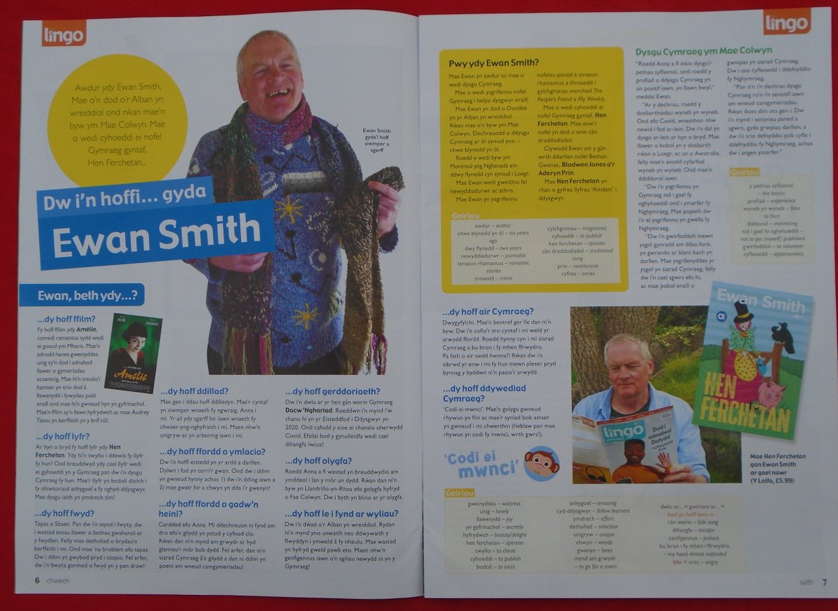 ewanandsmith's tweet photo. Woo - mae'r postmon wedi bod. Pethau i'w darllen! (Diolch @siopcantamil am eich gwasanaeth yn effeithiol. 😁👍) 

1. Rhifyn newydd @lingonewydd - efo erthygl amdanaf! 

2. A #Robyn gan #IestynTyne a @LeoDrayton o @YLolfa. Dw i'n mor edrych ymlaen at ddarllen cyfres #YPump. 😊 https://t.co/qQvkLpLvNO