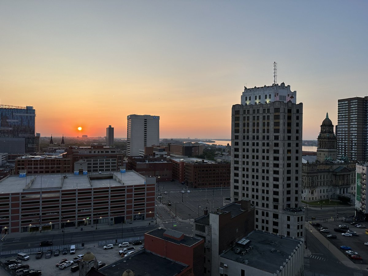 krprice's tweet photo. Good morning #Detroit #detroitgrandprix https://t.co/93e0ILLu2J