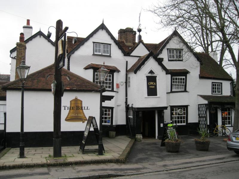 @Full_3nglish @VinnieSull1van @_GlennTeale Theres a Pub in East Molesey with a connection to Dick Turpin called The Bell aka The Crooked House🍻