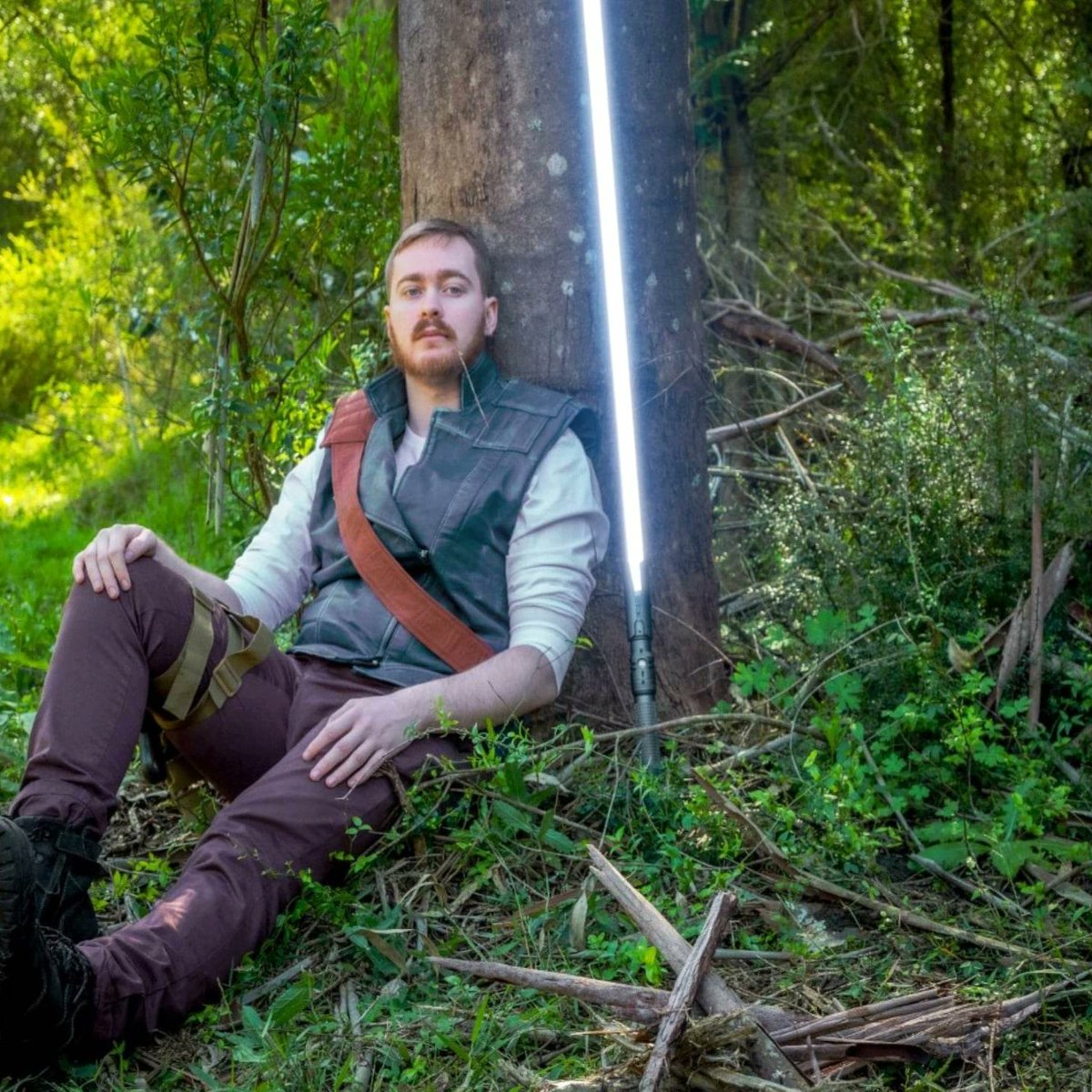 Even a jedi survivor needs time to sit down and relax! ⚔️😌

#calcestis #cal #jedi #jedisurvivor #jedisurvivor 

📸☆Photography by:☆📸 
🤌🏻◇@amazonite3 ◇🤌🏻