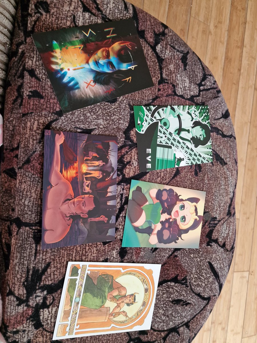 MamaHiddleNind's tweet photo. @LokiZine it arrived! And I adore it! https://t.co/fS5OX3lx22